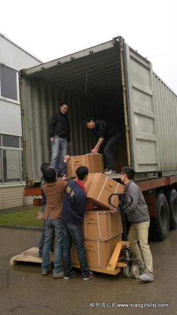 全體動(dòng)員，雨天也照常發(fā)貨